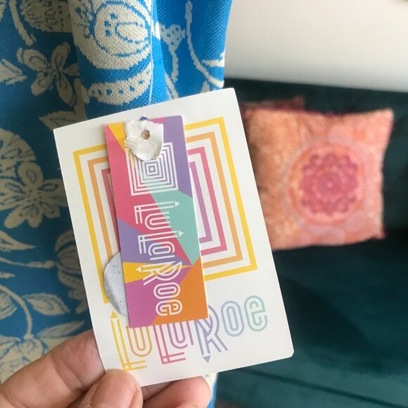 LuLaRoe size L Blue Jacquard Floral Irma Hi-Lo Tunic Tee Top NWT - Picture 6 of 6